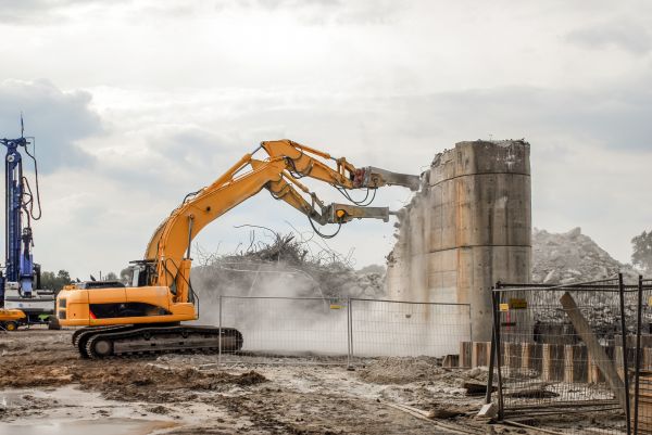 Silo Demolition in Milton